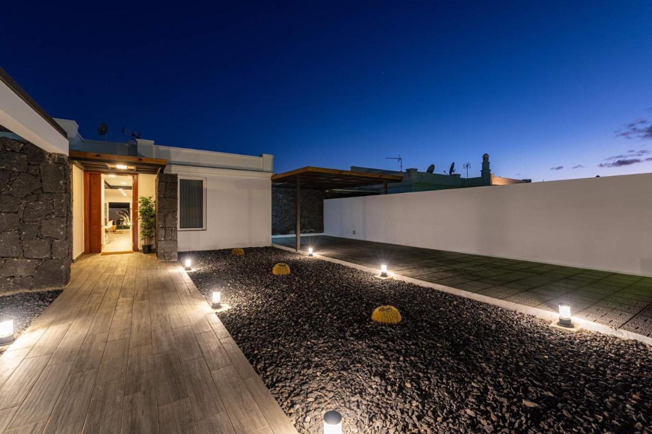 Villa Natalia By Villa Plus Playa Blanca  Exteriör bild